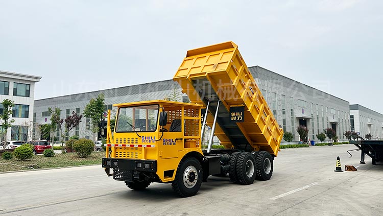 UQ-35礦山運(yùn)輸車(chē)